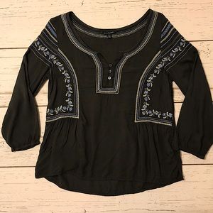 Women’s American Eagle black top